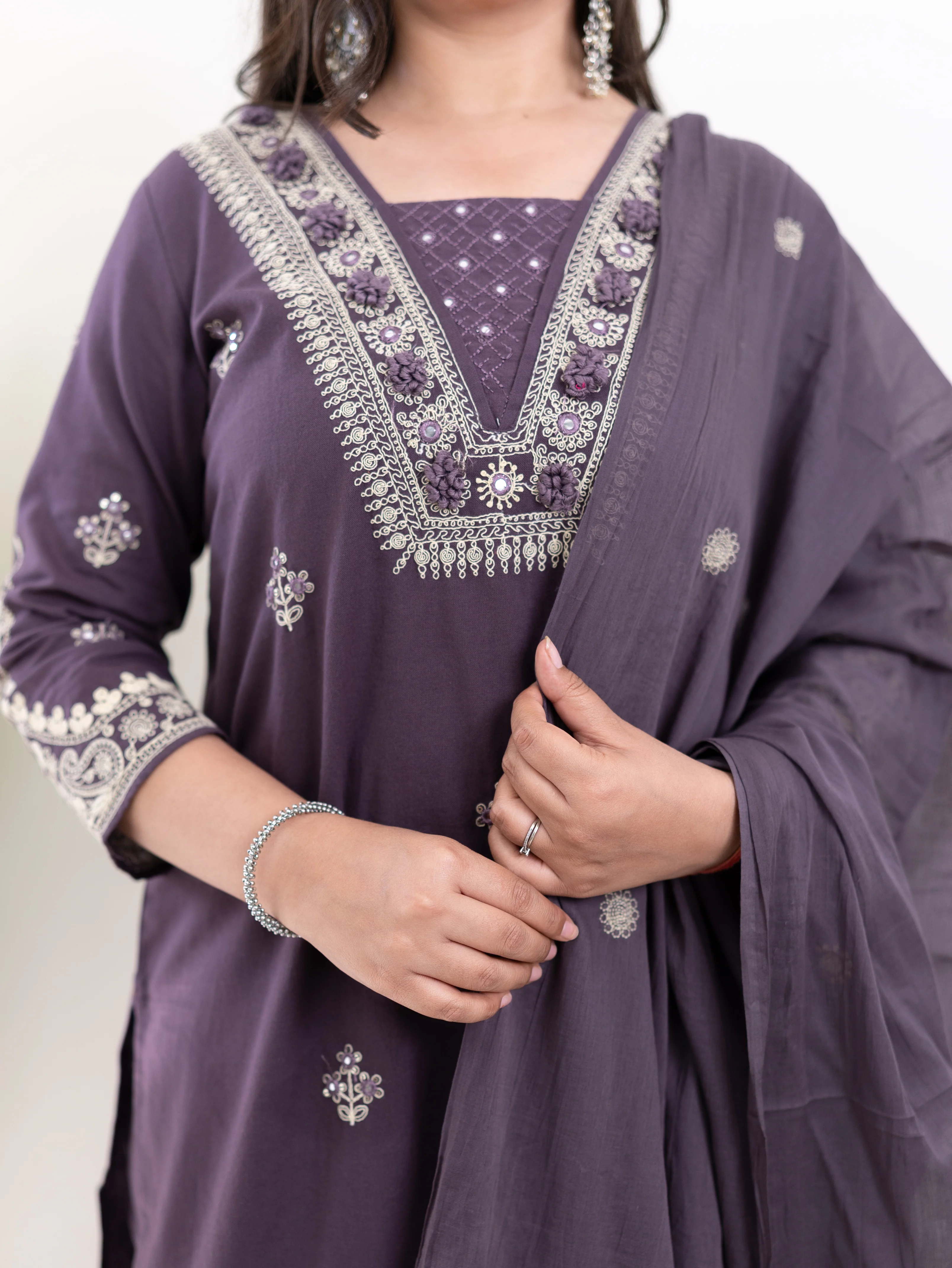 Zoohi Purple Cotton Embroidered Straight Dupatta Set - Image 7