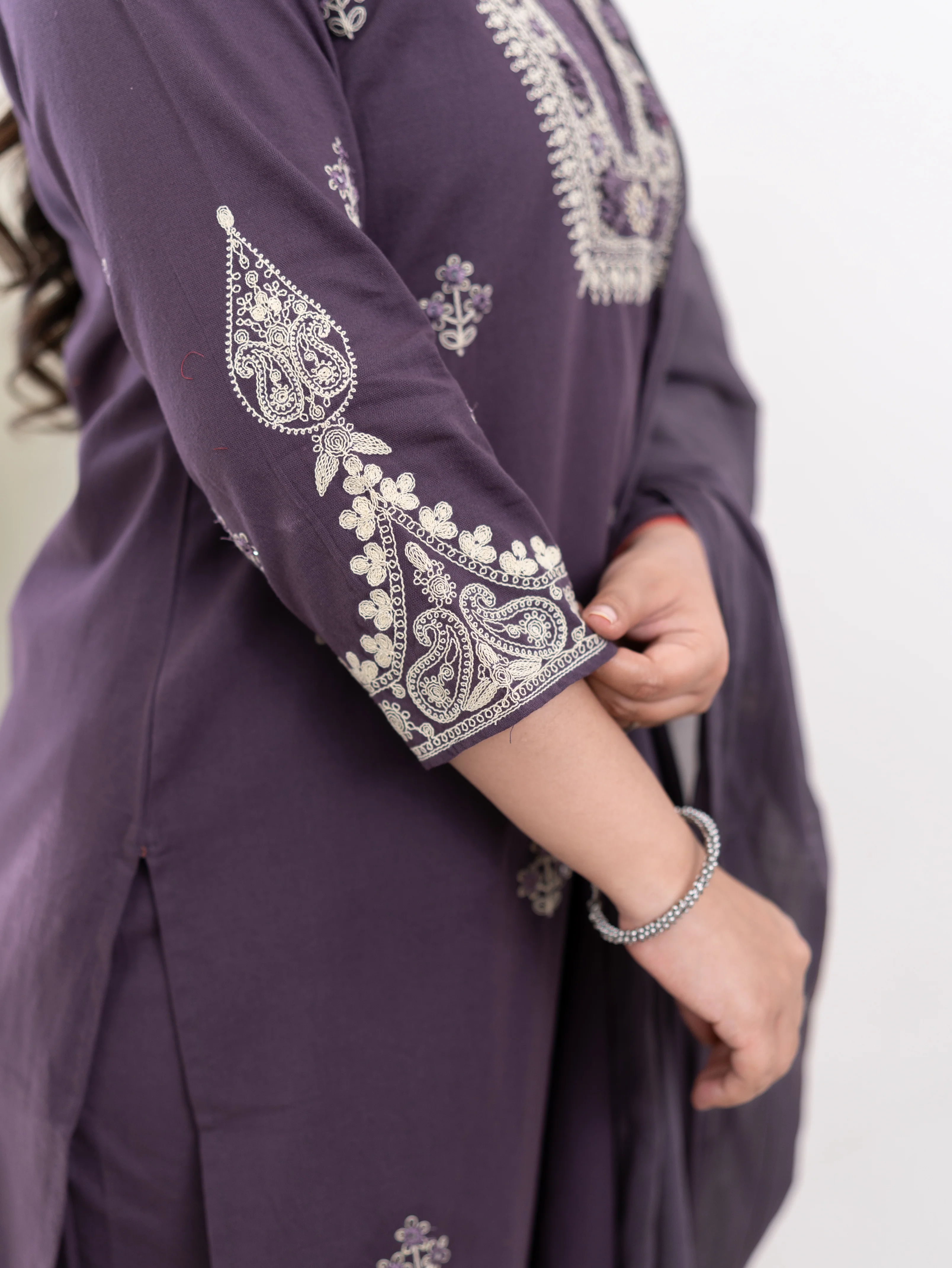 Zoohi Purple Cotton Embroidered Straight Dupatta Set - Image 8