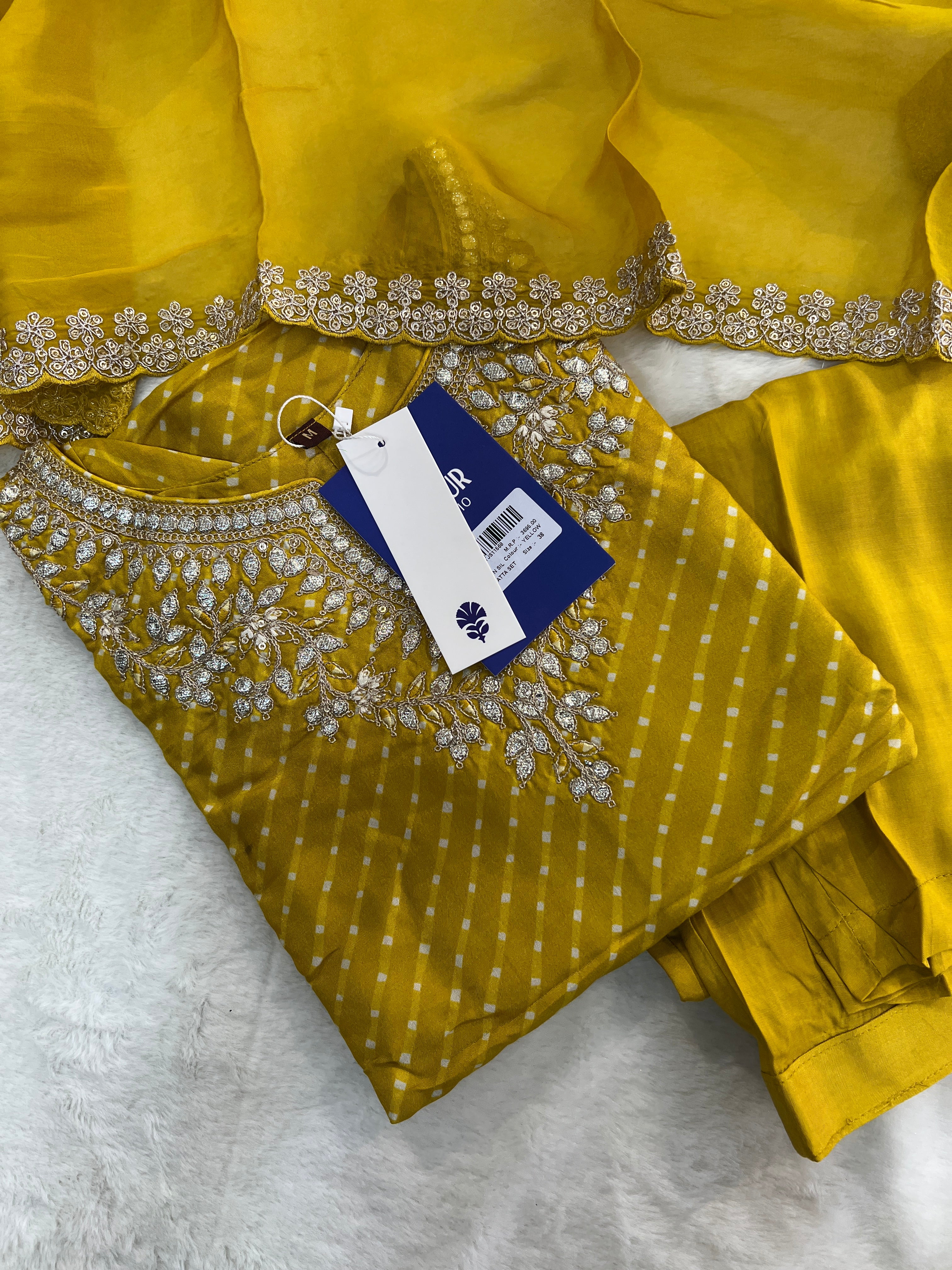 Zyra Bandhani Silk Embroidered Pant Set - Image 9